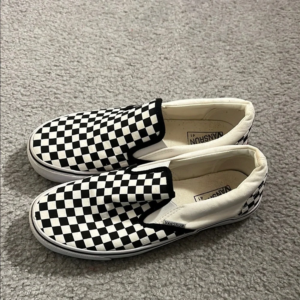 VansRun Checkered Slip-On Shoes - Black and White - not the real brand - Picture 4 of 6